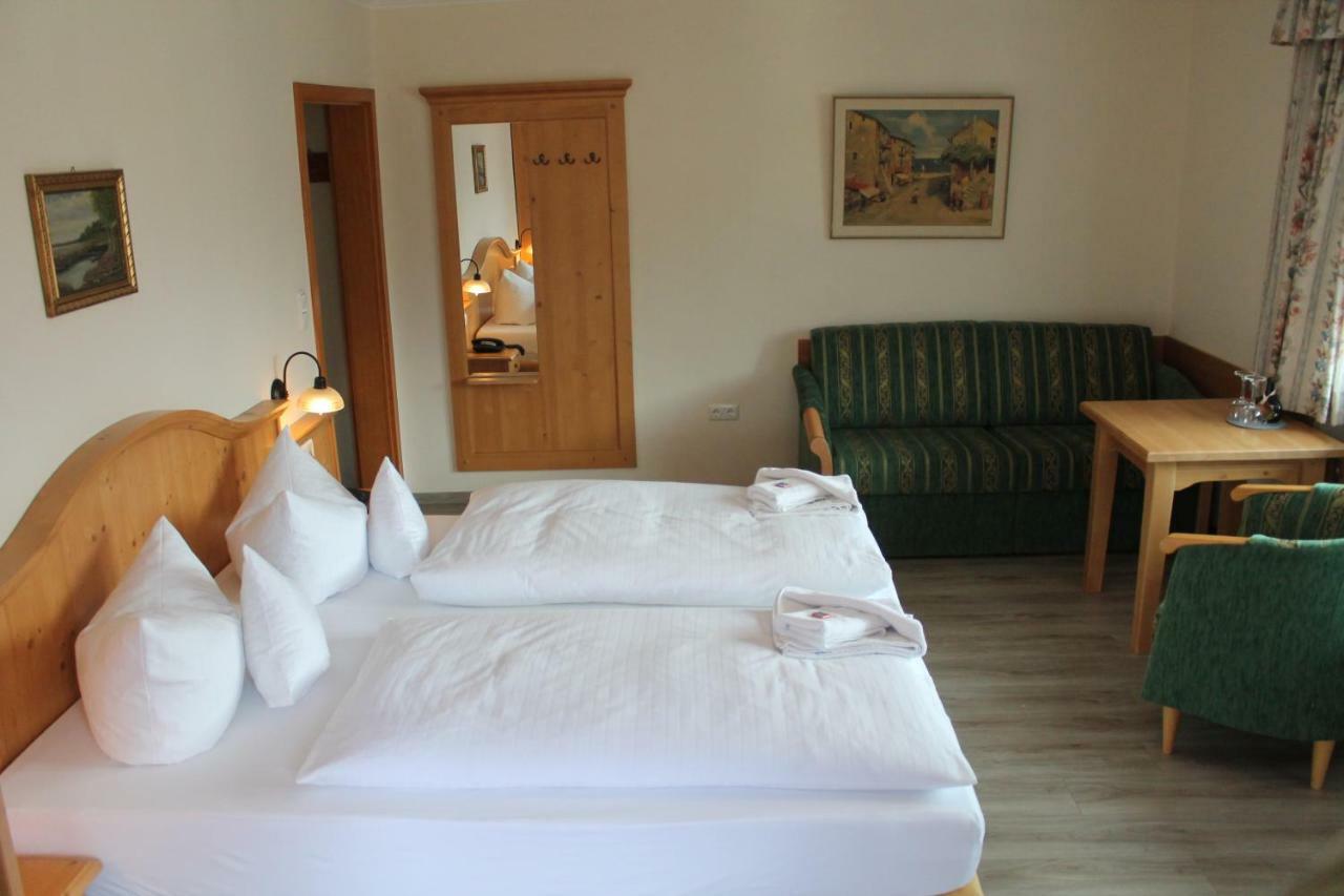 Hotel Bellevue บาดวิสเซ ภายนอก รูปภาพ